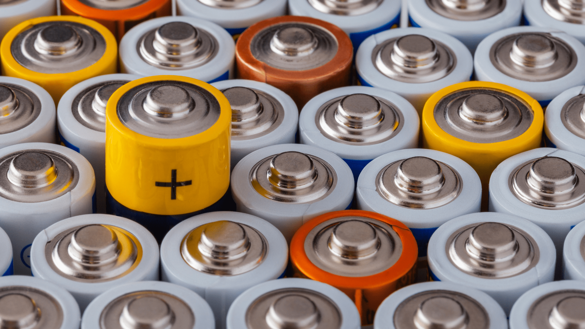  Canadians shatter records with nearly 6 million kilograms of batteries recycled in 2023